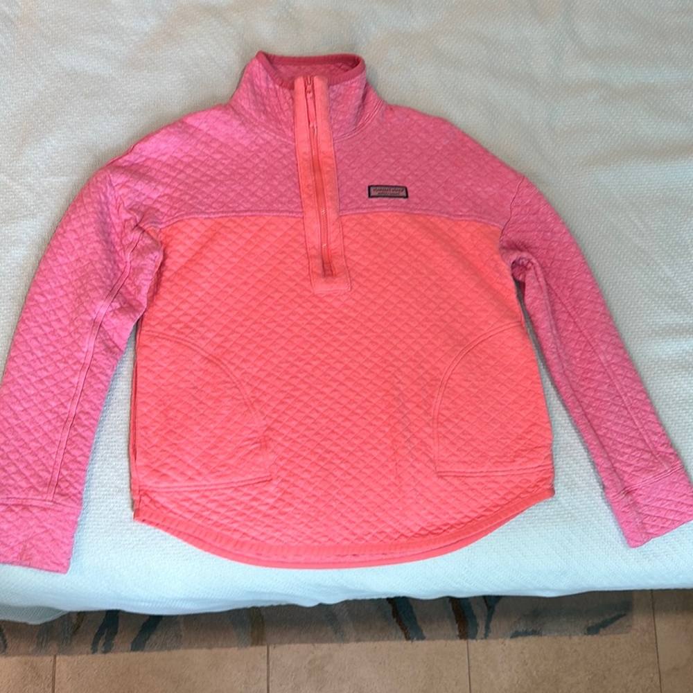 Quilted Vineyard Vines pull over sweatshirt
